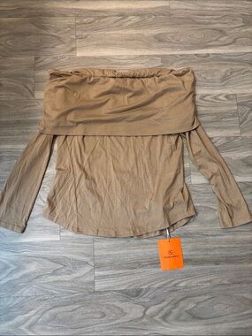 Tankaneo Tan Off-Shoulder Top with Tag